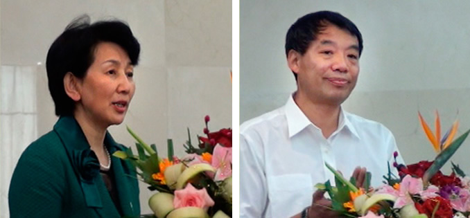 （左）吉林省教育厅副厅长孙鹤娟教授发表讲话。（右）长春师范学院赵骥民校长致辞